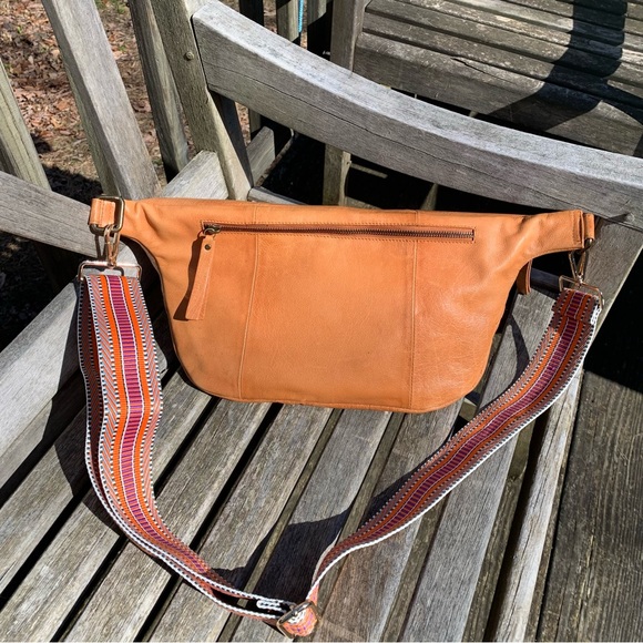 XL Vegas bumbag by muud Danish lifestyle brand designed for knitters. - Picture 3 of 7